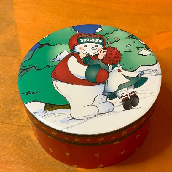 Snowden and Raggady Annie Keepsake container - Picture 1 of 3